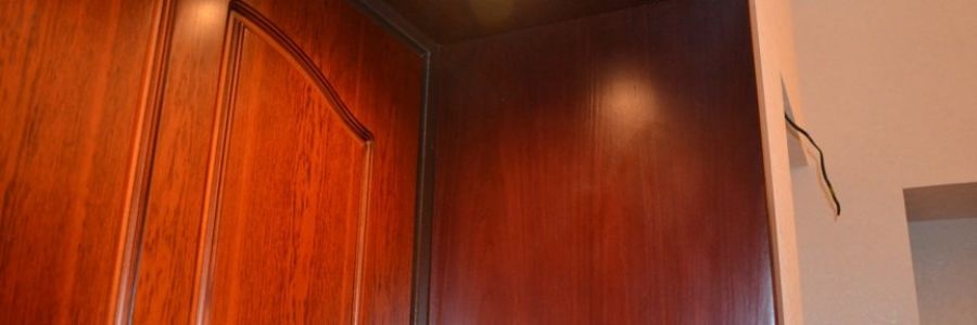 Рассмотрение способов отделки откосов входной двери