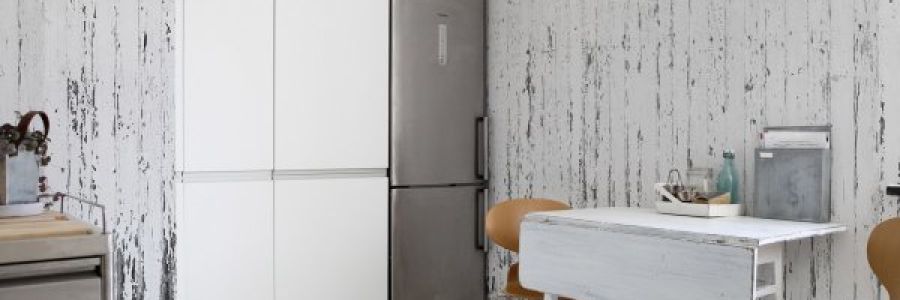 Дизайнерские трюки при выборе обоев для кухни